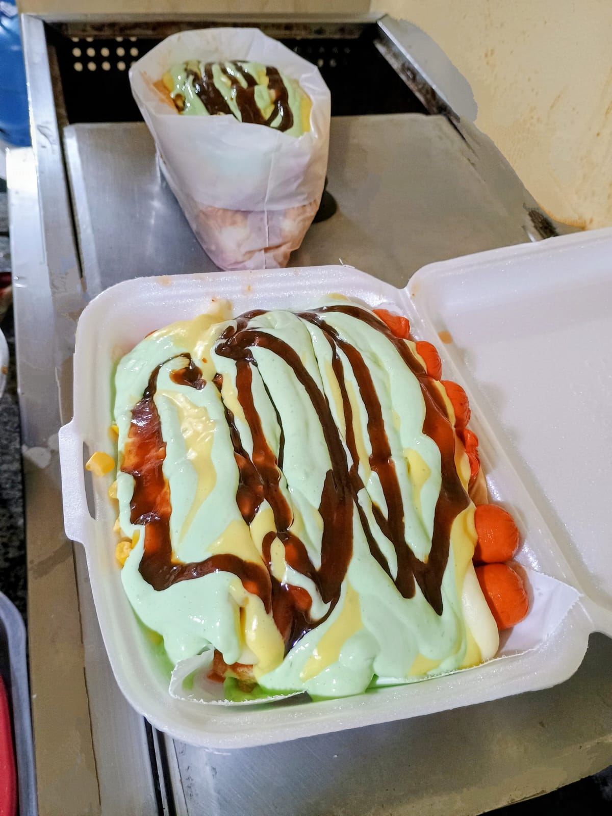 Salada CyberDog com molhos especiais