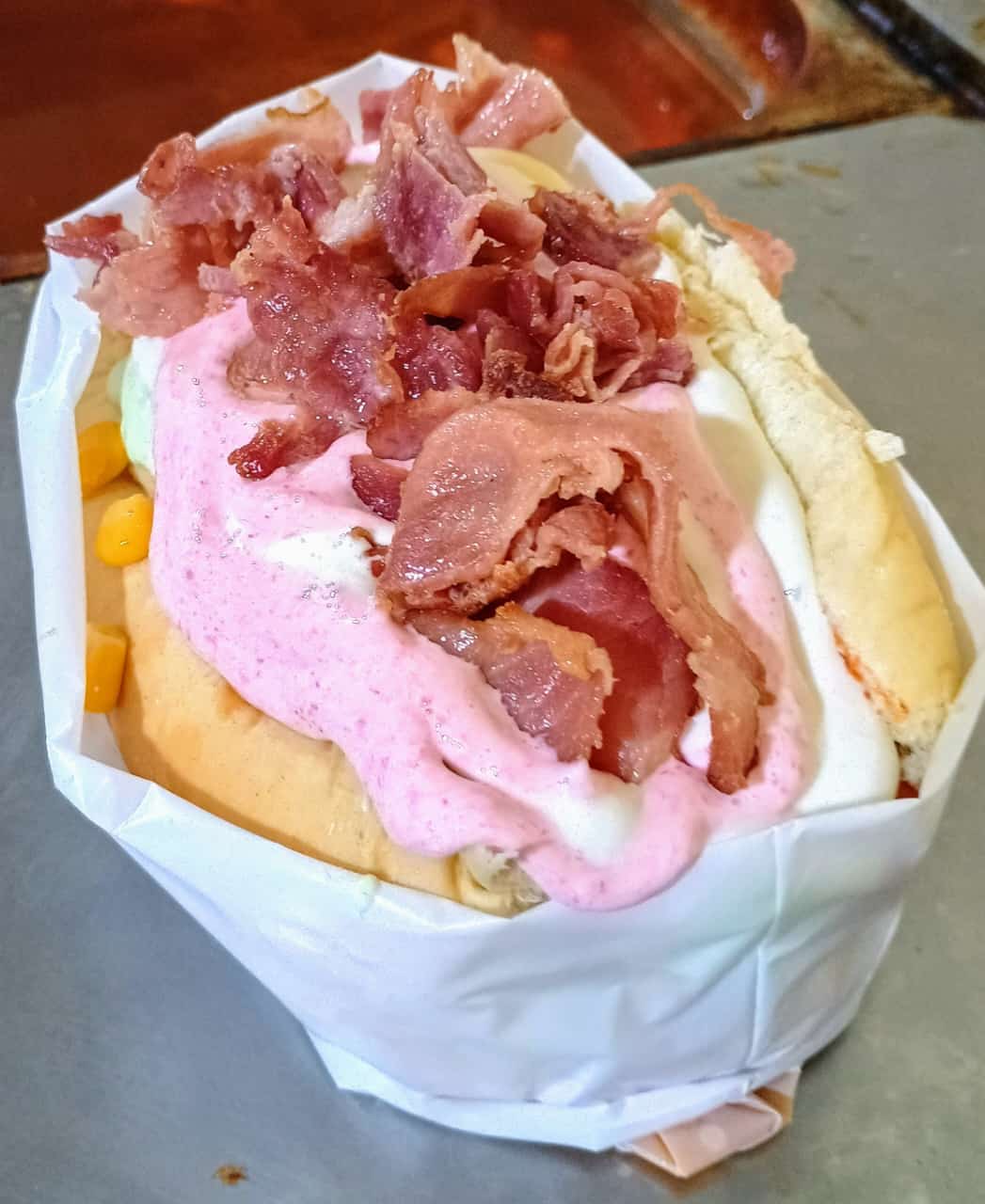 Wrap com bacon e molhos